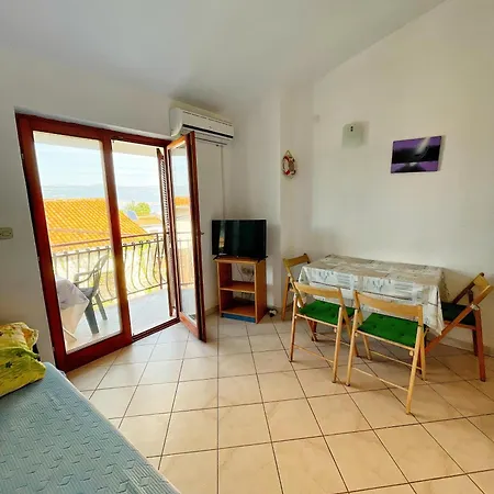 Zlato 70m From Beach! Trogir