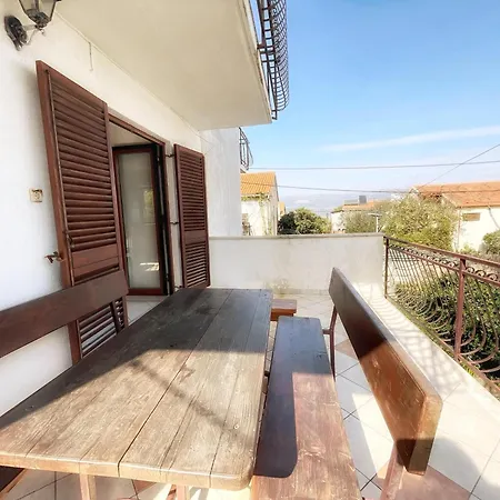 Zlato 70m From Beach! * Trogir