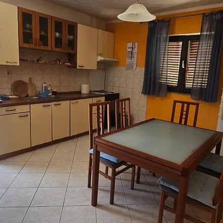 Zlato 70m From Beach! Apartment